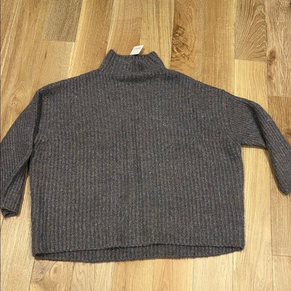 Free People oversized chunky cowl neck Sweater medium‎